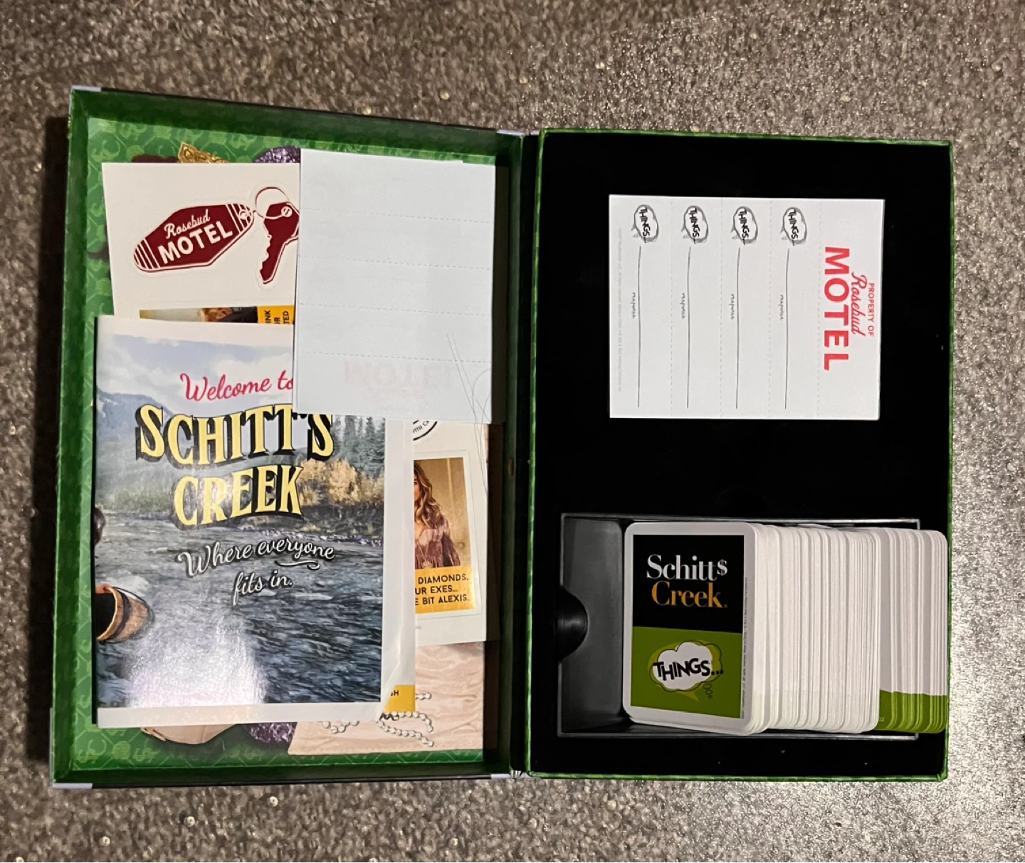 Schitt's Creek Edition Card Game - photo 2