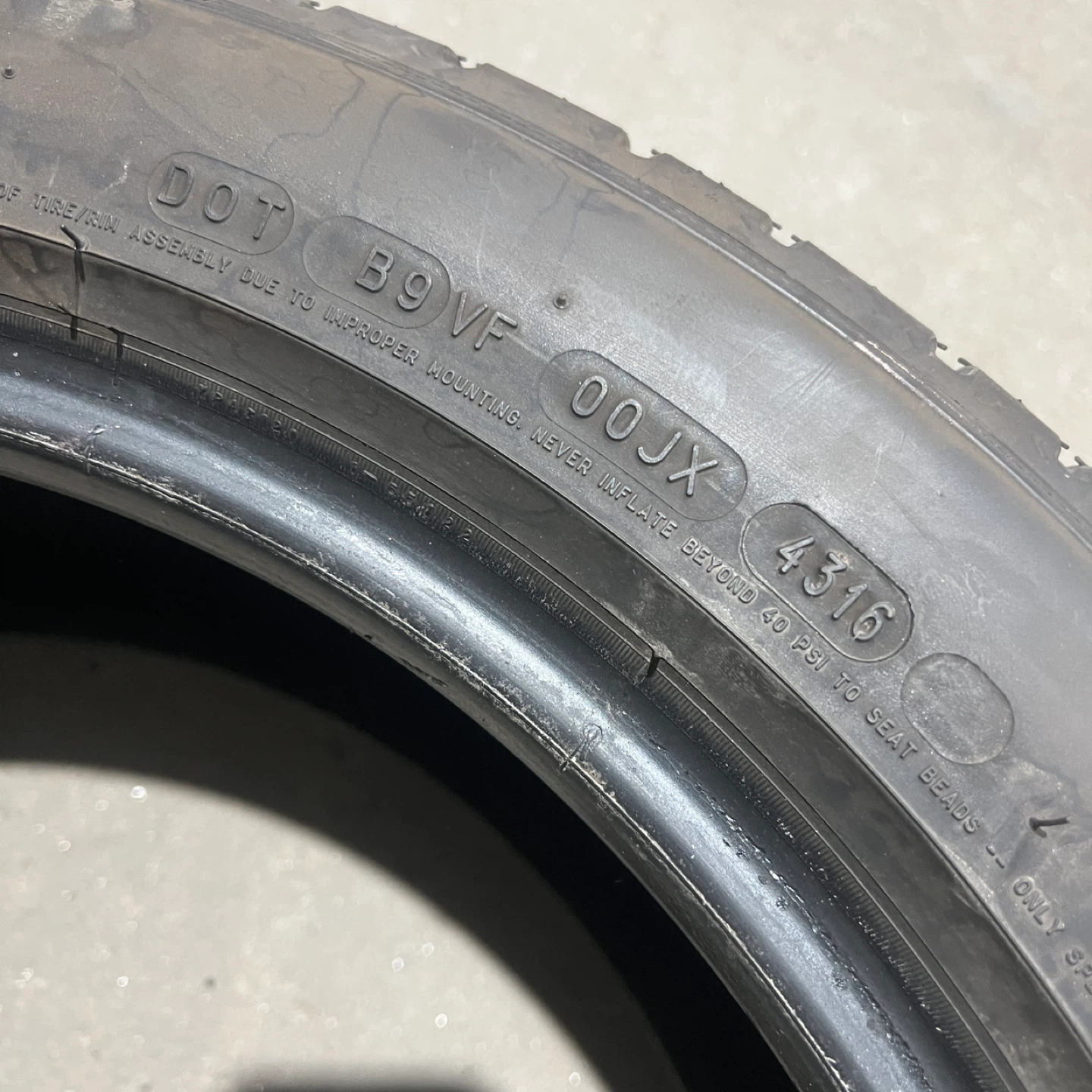 4x Michelin Pilot Sport all season Tires 225/50R18 - photo 4