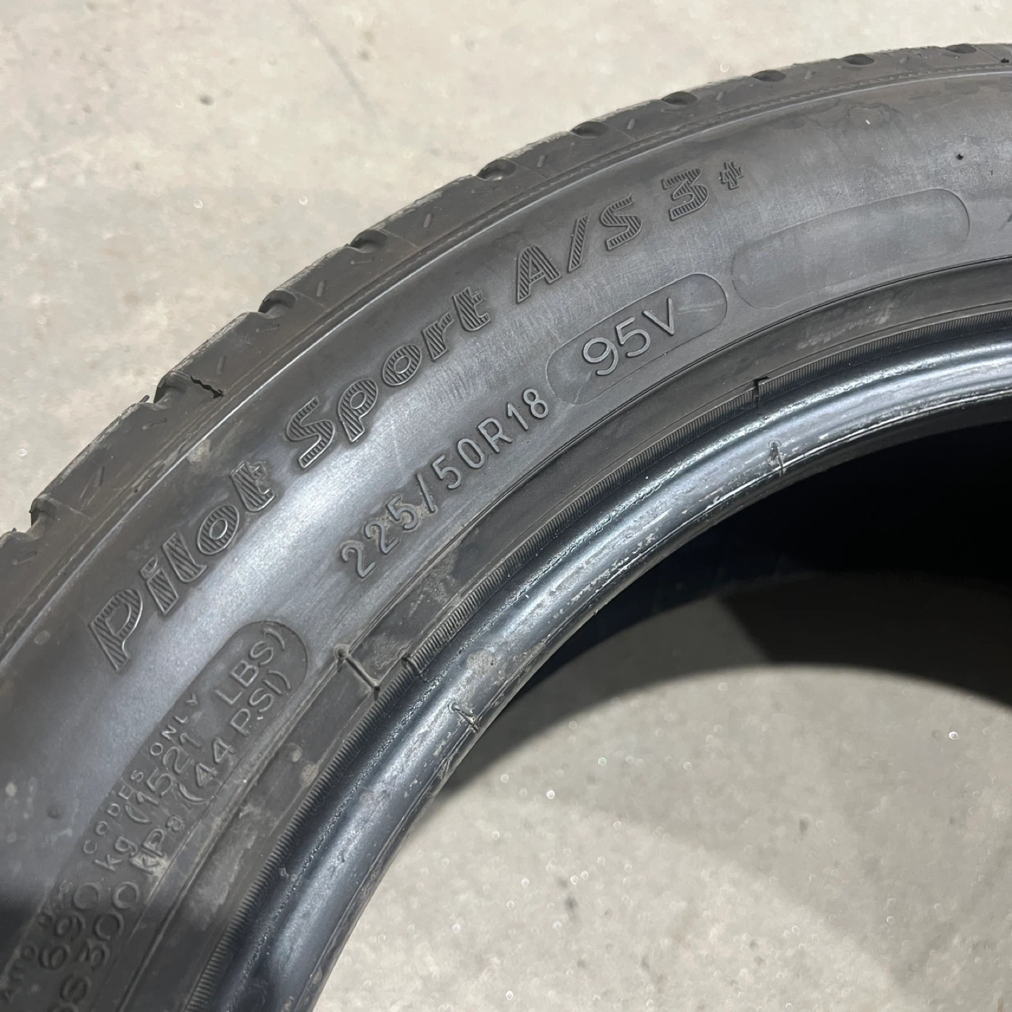 4x Michelin Pilot Sport all season Tires 225/50R18 - photo 3