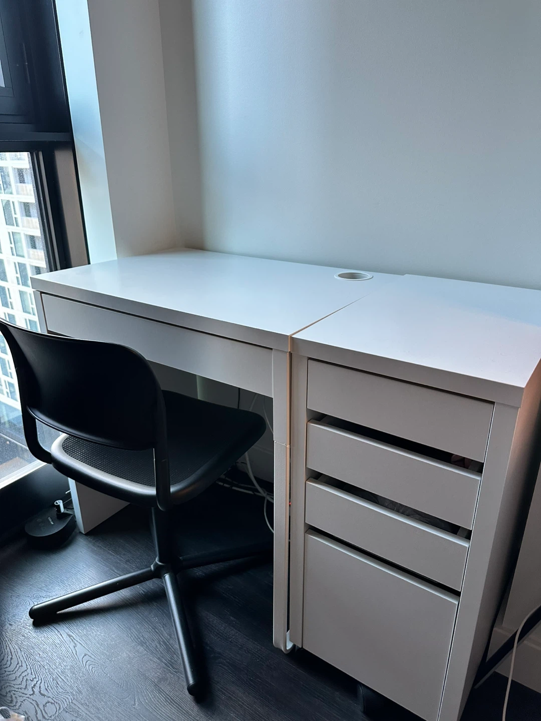 IKEA MICKE Desk and IKEA SMÄLLEN Swivel Chair Black