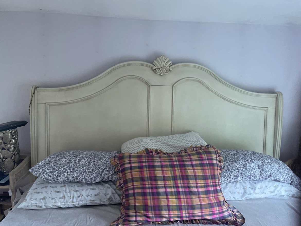 King size bed frame - photo 2
