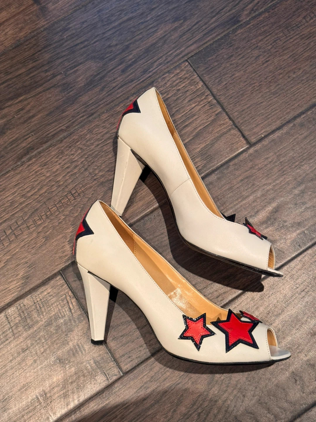 Vintage Marc by Marc Jacobs Cream & Red Star Heels - photo 3