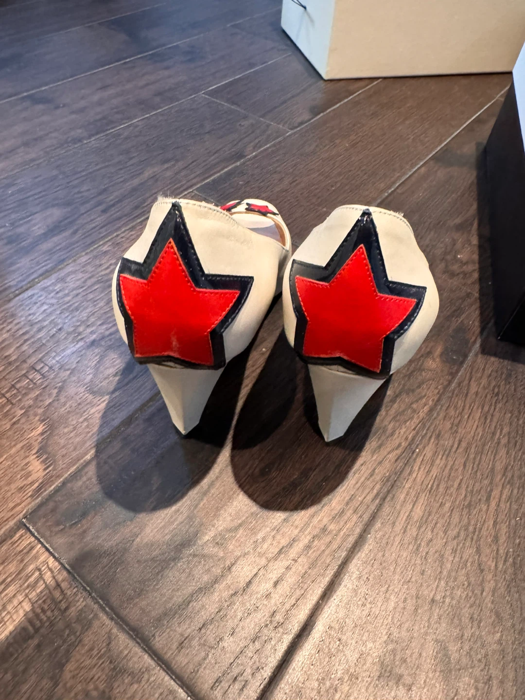 Vintage Marc by Marc Jacobs Cream & Red Star Heels - photo 4