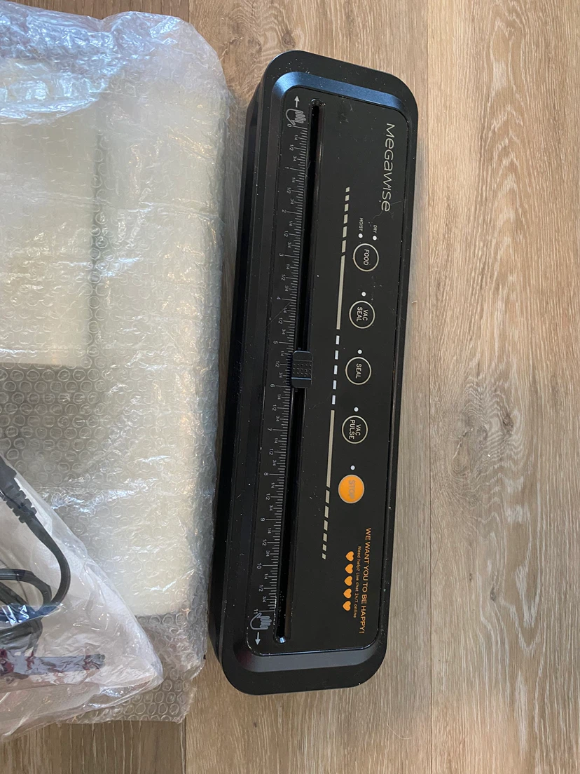 Megawise Vacuum Sealer Machine with Rolls - photo 2