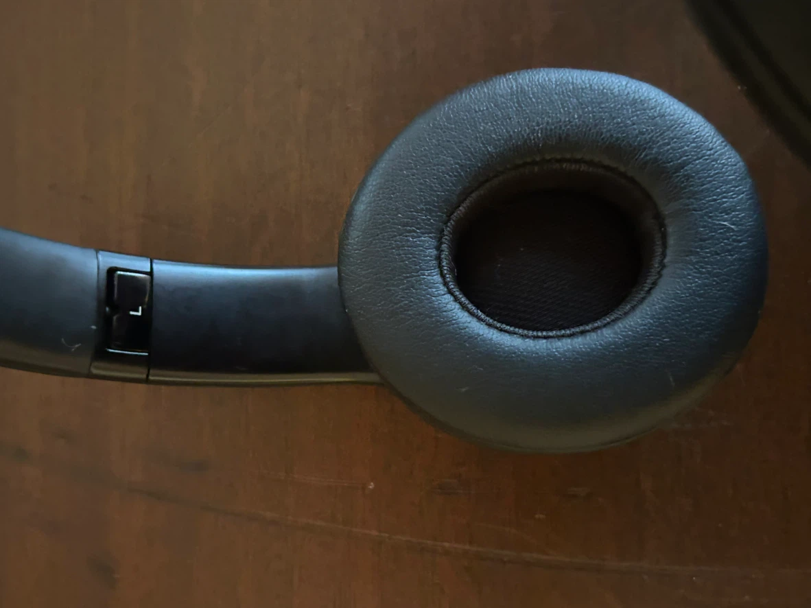 Black Beats Solo 3 - photo 3