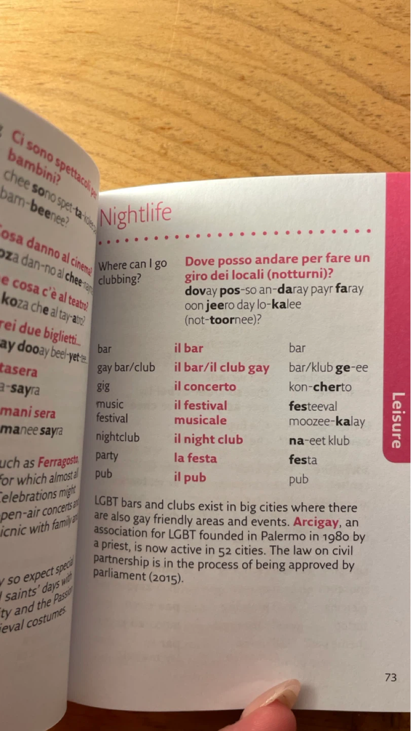 Collins Gem Italian Phrasebook & Dictionary - photo 4