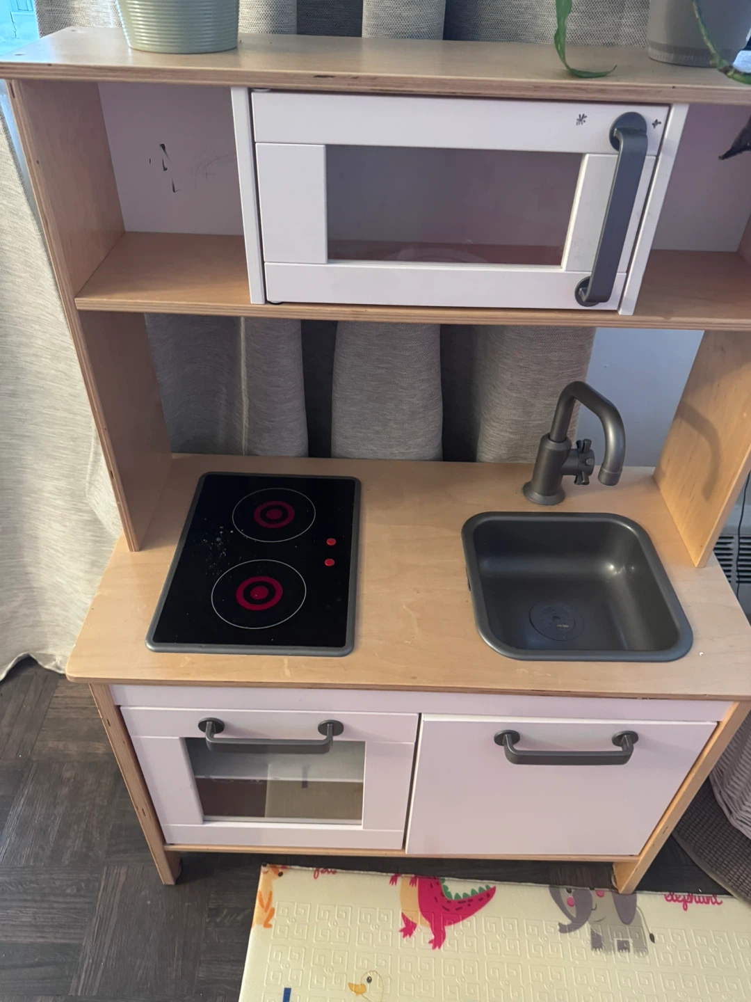 Wooden Play Kitchen with Microwave, Sink and Stove