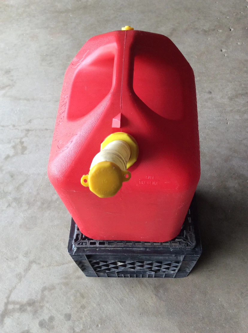 Midwest Can Company 6 Gallon Gasoline Can - photo 2