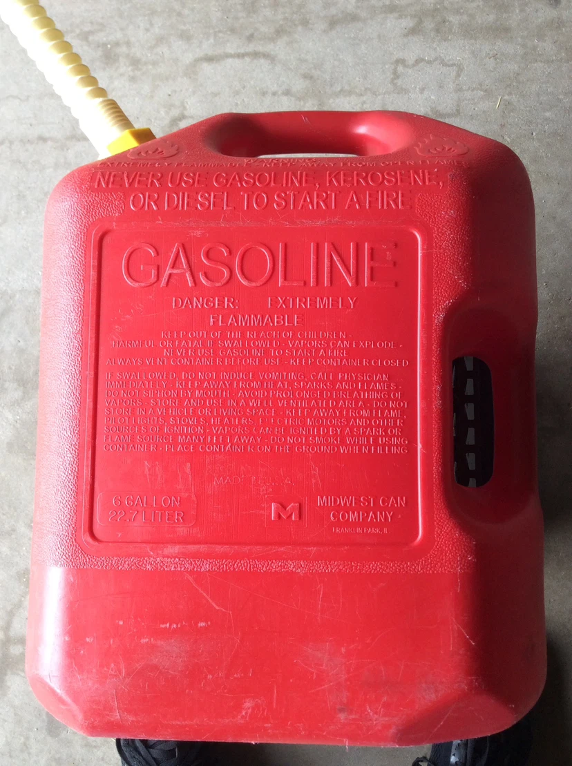 Midwest Can Company 6 Gallon Gasoline Can - photo 4