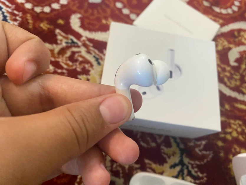 Apple AirPods Pro (2nd generation) - photo 2