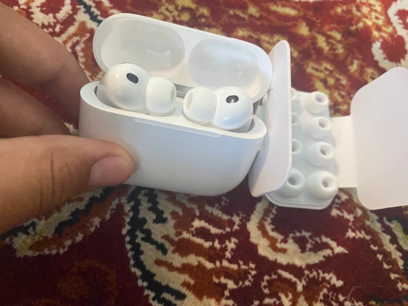 Apple AirPods Pro (2nd generation) - photo 5