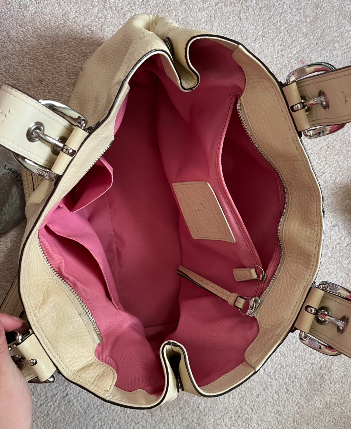 Coach Cream Leather Shoulder Bag - photo 2