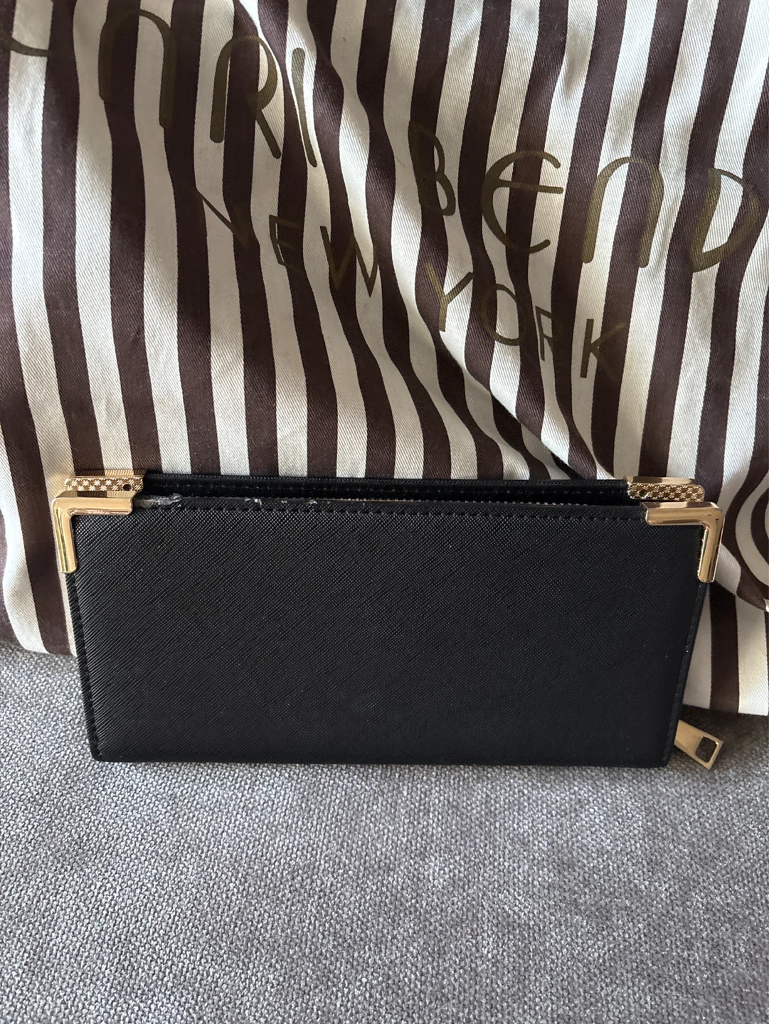 Henri Bendel Tote Bag ( free black wallet) - photo 5