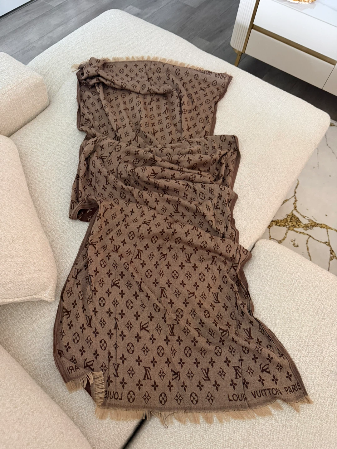 Lv Monogram Scarf - photo 2