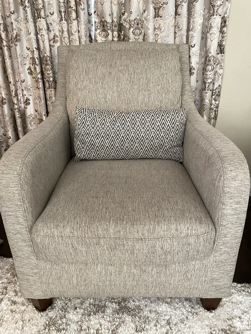 Chair - photo 2