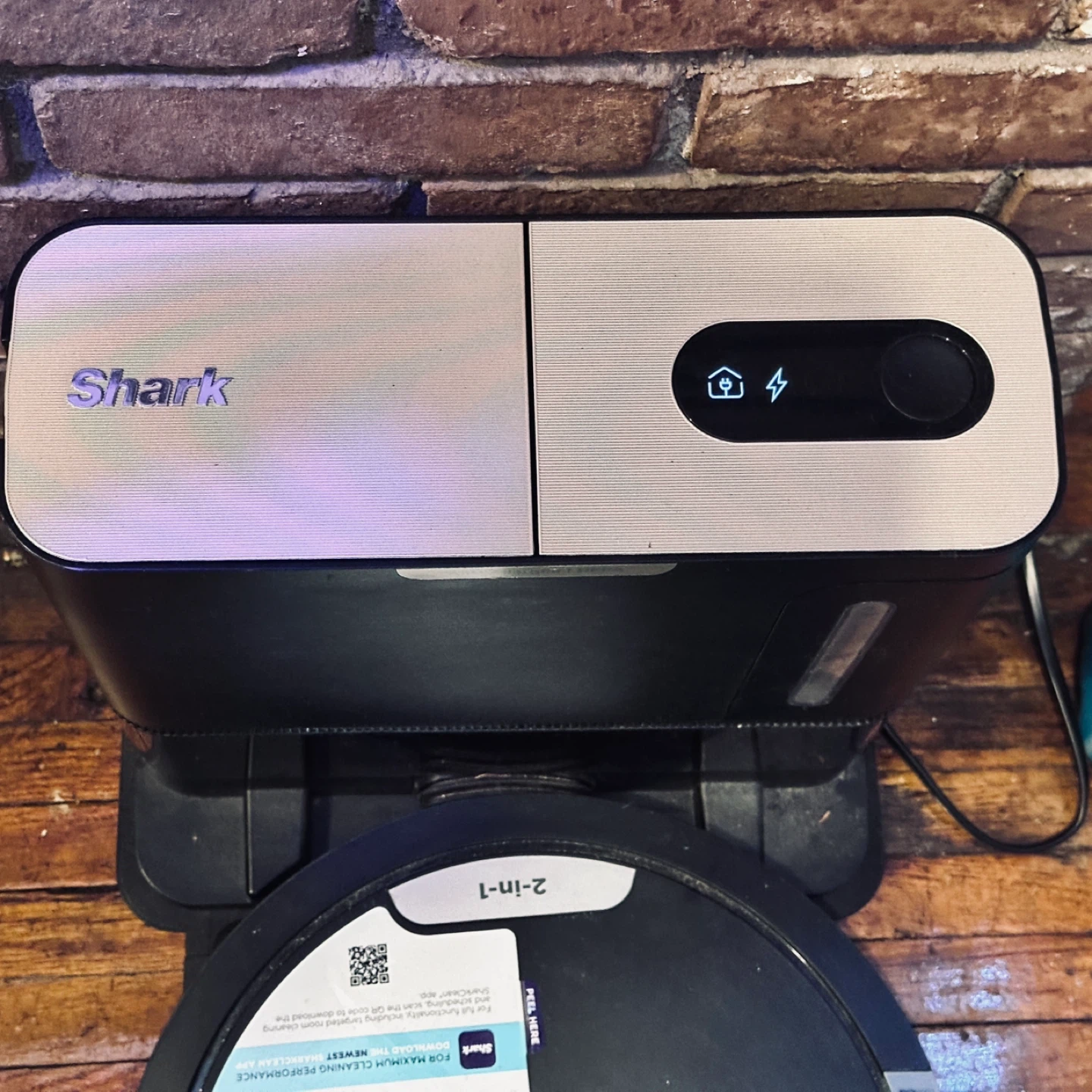 Like New Shark AI Robot Vacuum Mopping Robot - photo 3