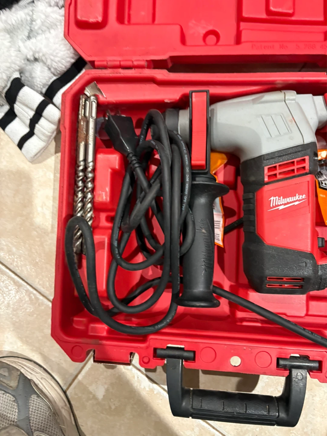 Milwaukee Rotary Hammer Drill Kit - photo 4