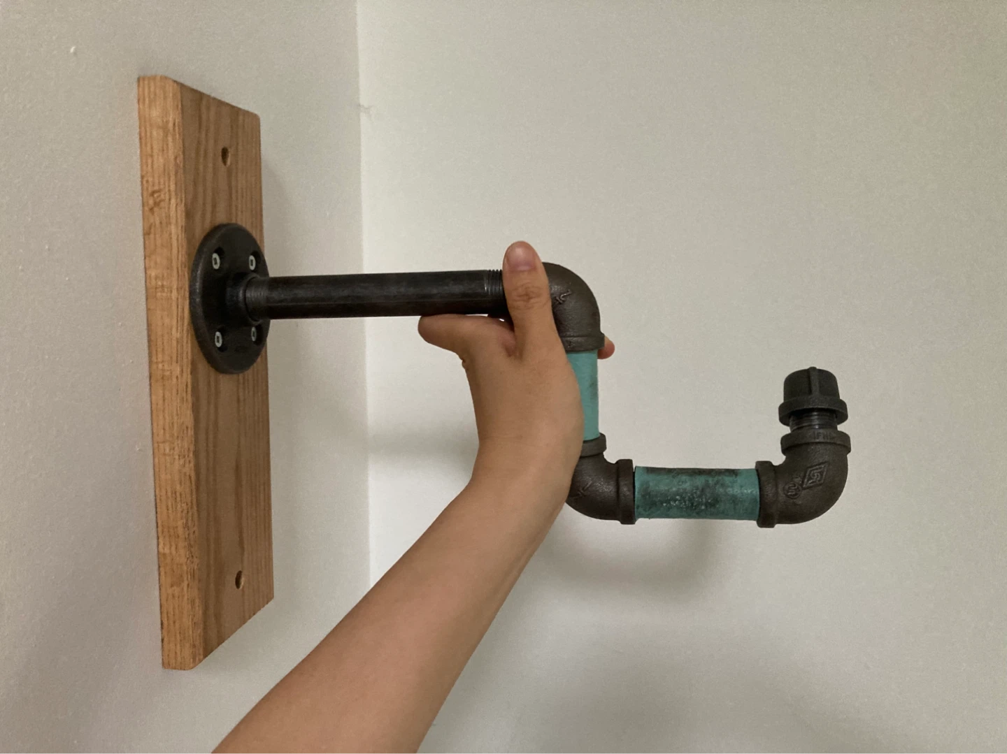 Industrial pipe and wood wall bike mount - photo 2