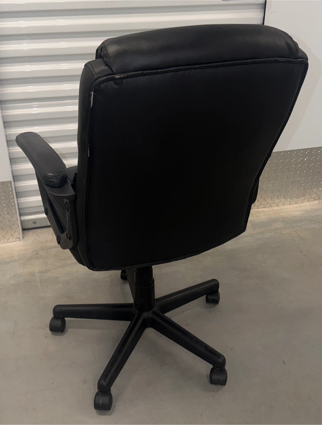 Black Executive Leather Office Chair - photo 4