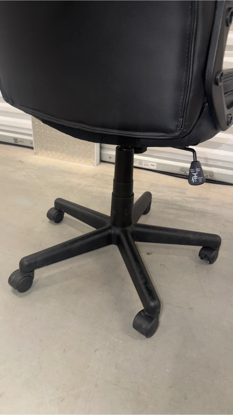 Black Executive Leather Office Chair - photo 5