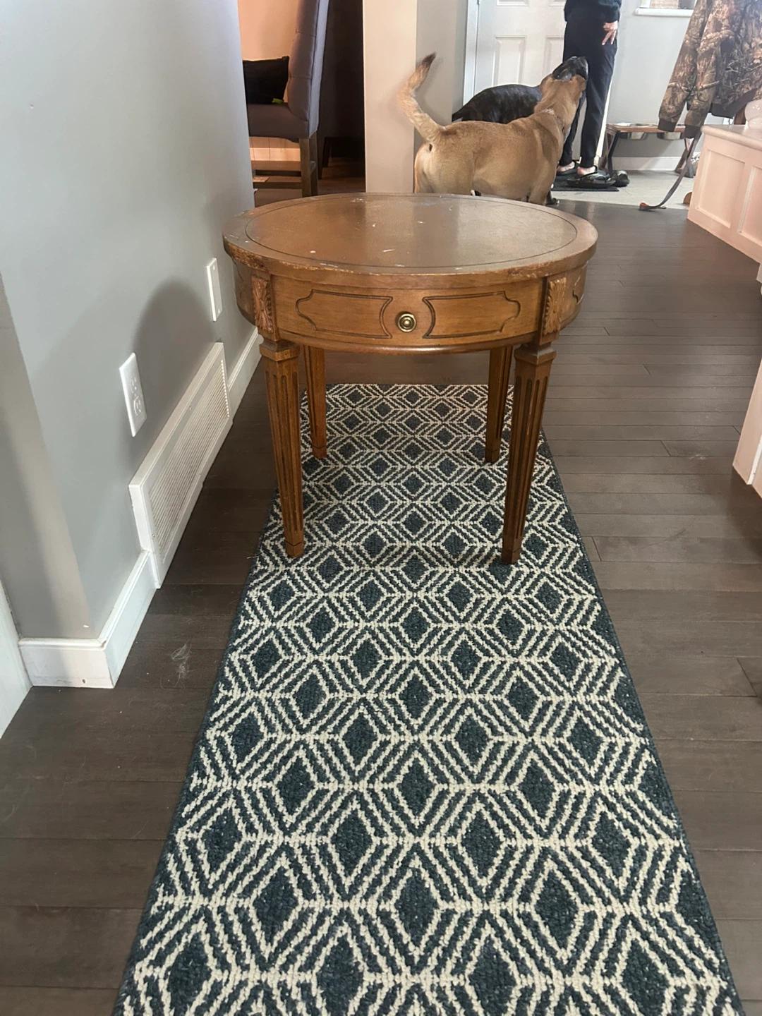 Round Pedestal Accent Table - photo 2