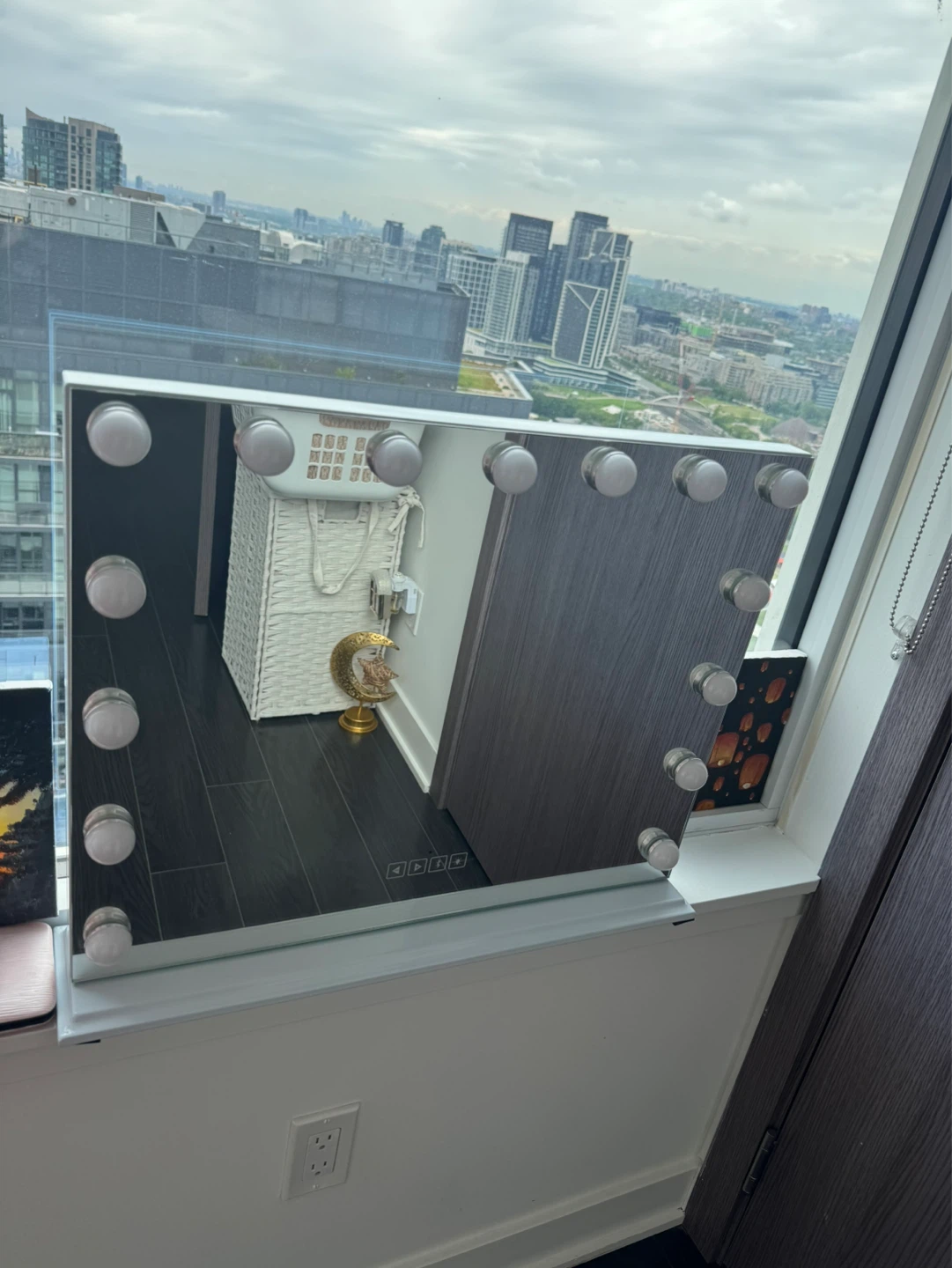 Bluetooth Makeup Mirror