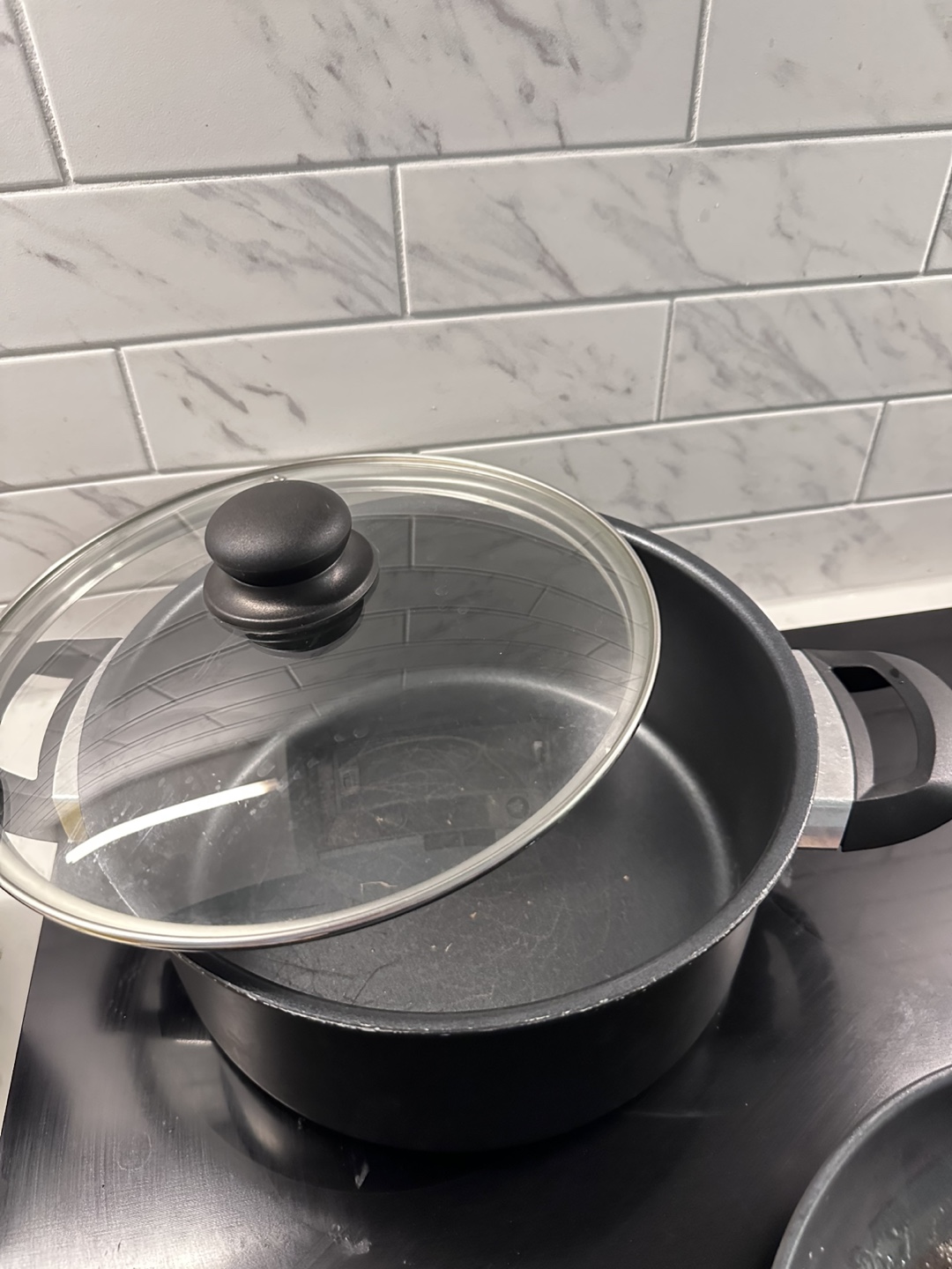 Pot with Glass Lid