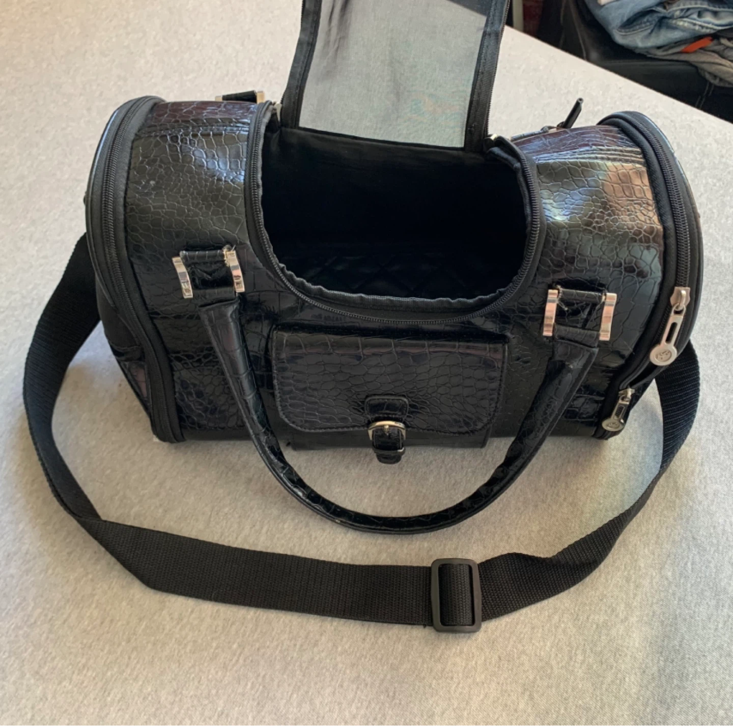 Small Size Pet Carrier Bag - SEE PICS FOR IMPERFECTIONS