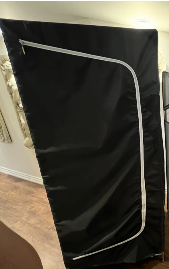 Folding closet