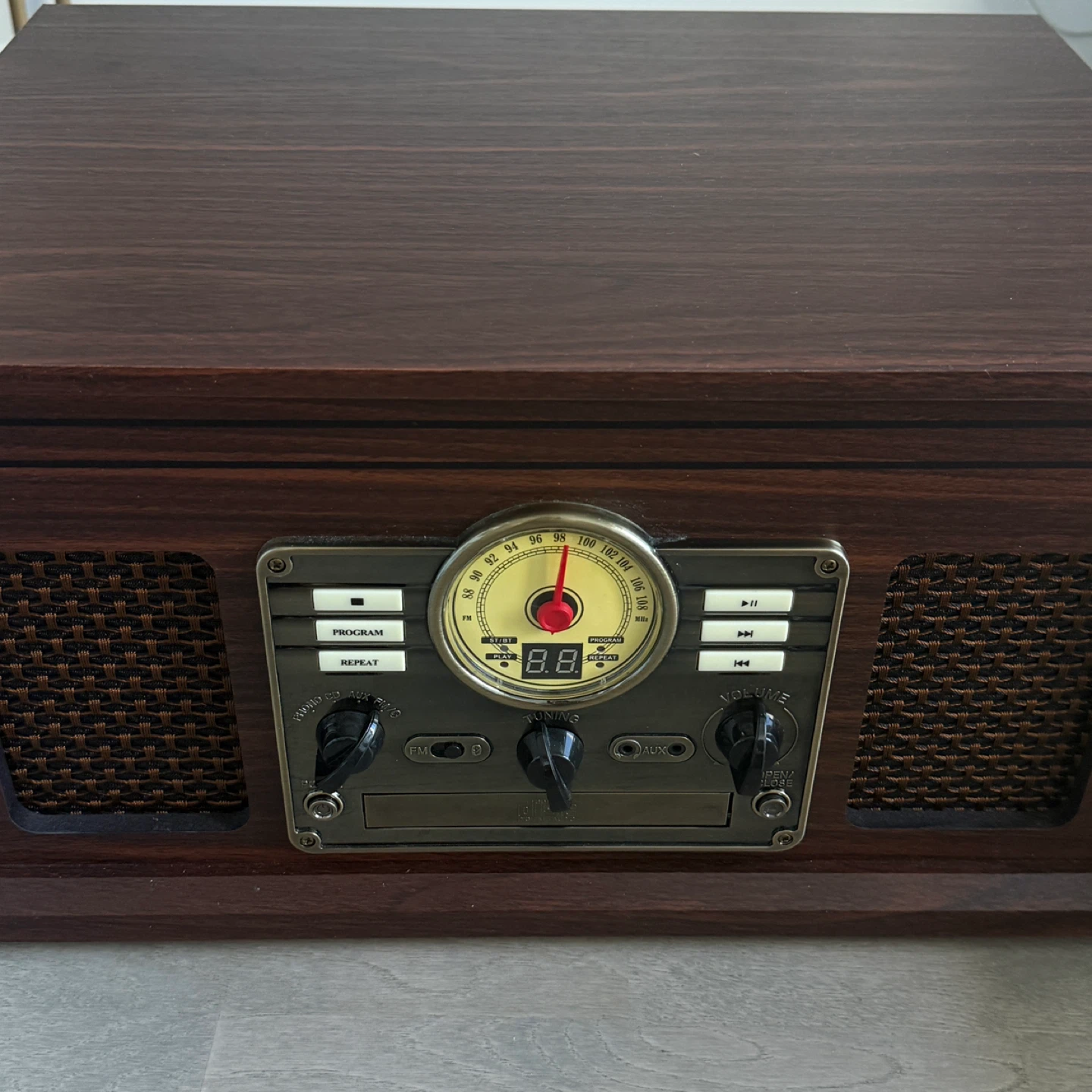 Victrola Quincy 6-in-1 LP music player bluetooth - photo 2