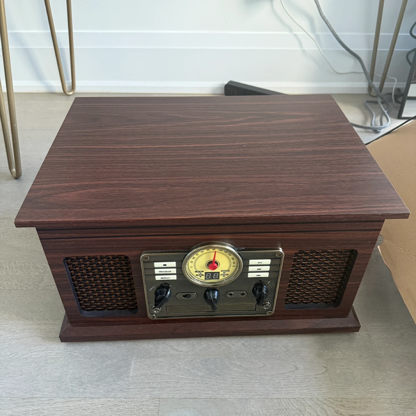 Victrola Quincy 6-in-1 LP music player bluetooth