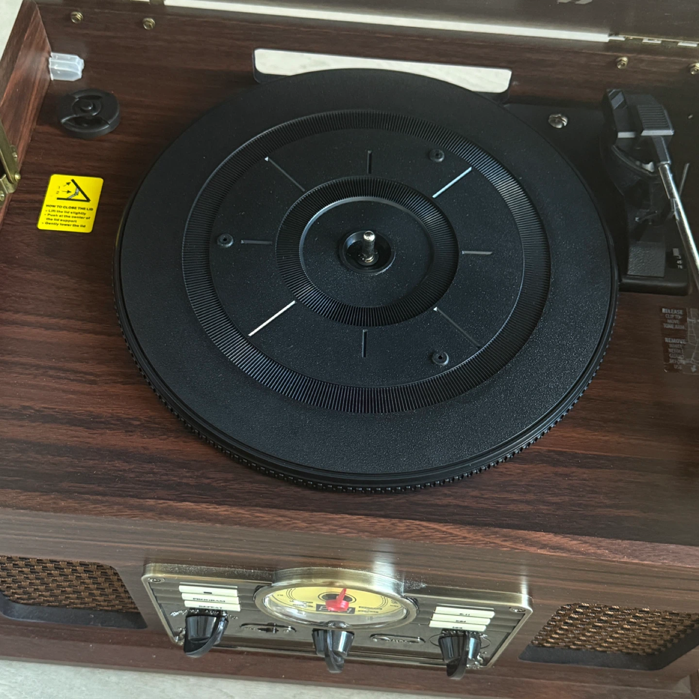 Victrola Quincy 6-in-1 LP music player bluetooth - photo 4