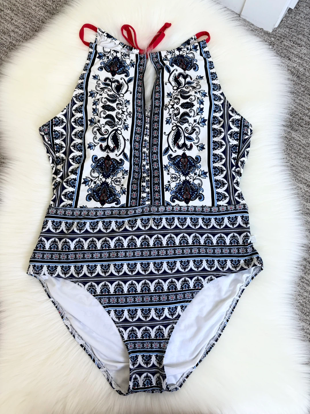 La vie en Rose one-piece Halter Neck Swimsuit size L