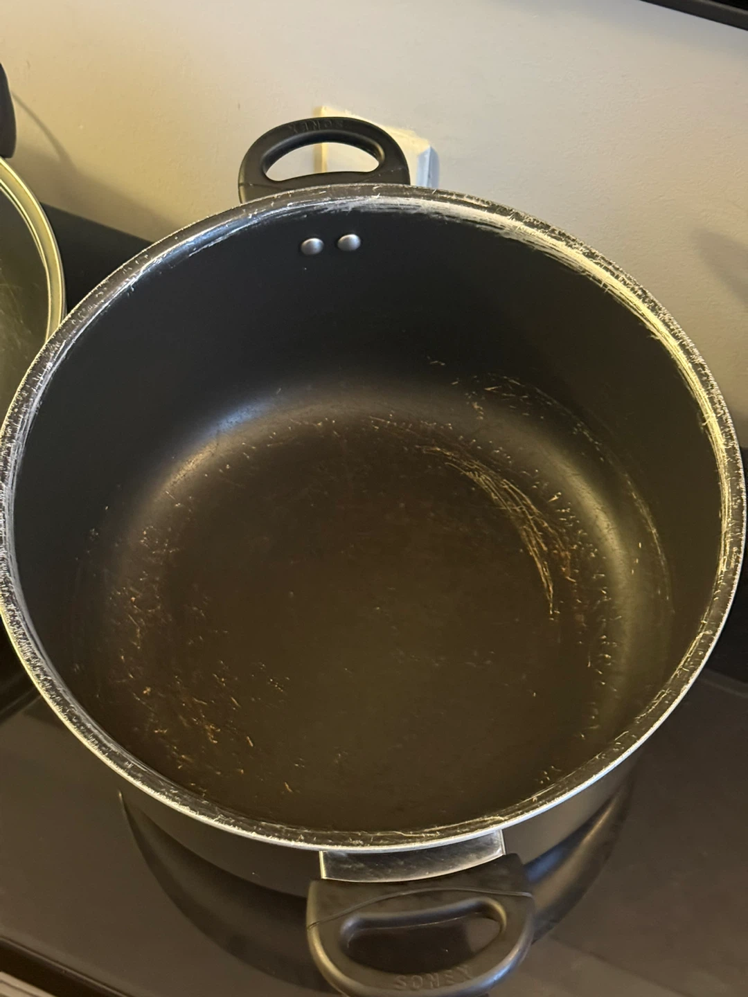 Set of 4 Pots with Lids