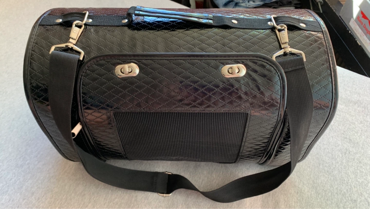 Medium Size Pet Carrier - NOTE WEAR ON INSIDE BASE
