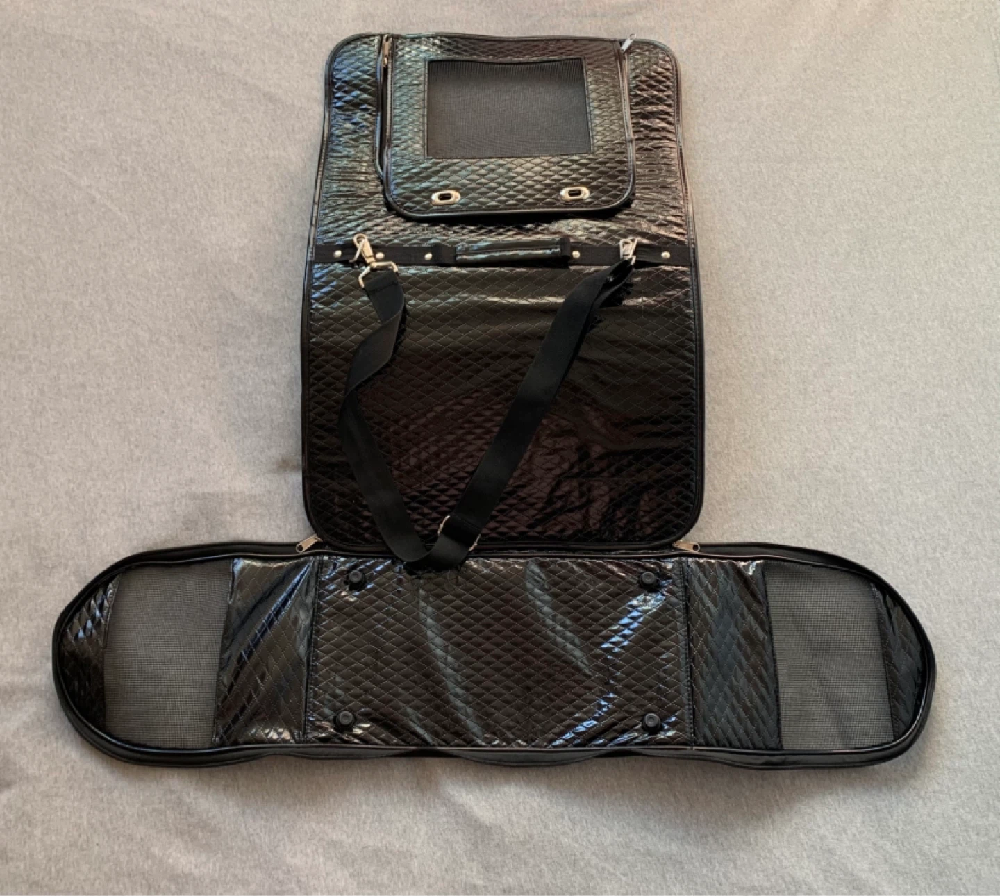 Medium Size Pet Carrier - NOTE WEAR ON INSIDE BASE - photo 2