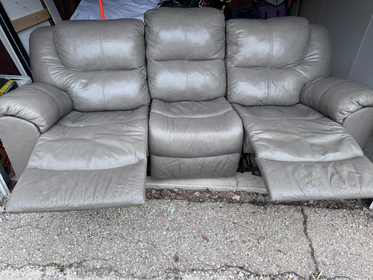 Grey Leather 3-Seater Reclining Sofa - photo 3