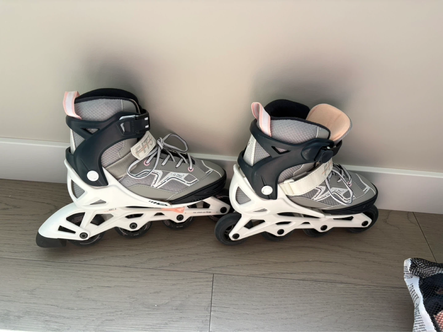 Oxelo Inline Skates with Protective Gear - photo 2