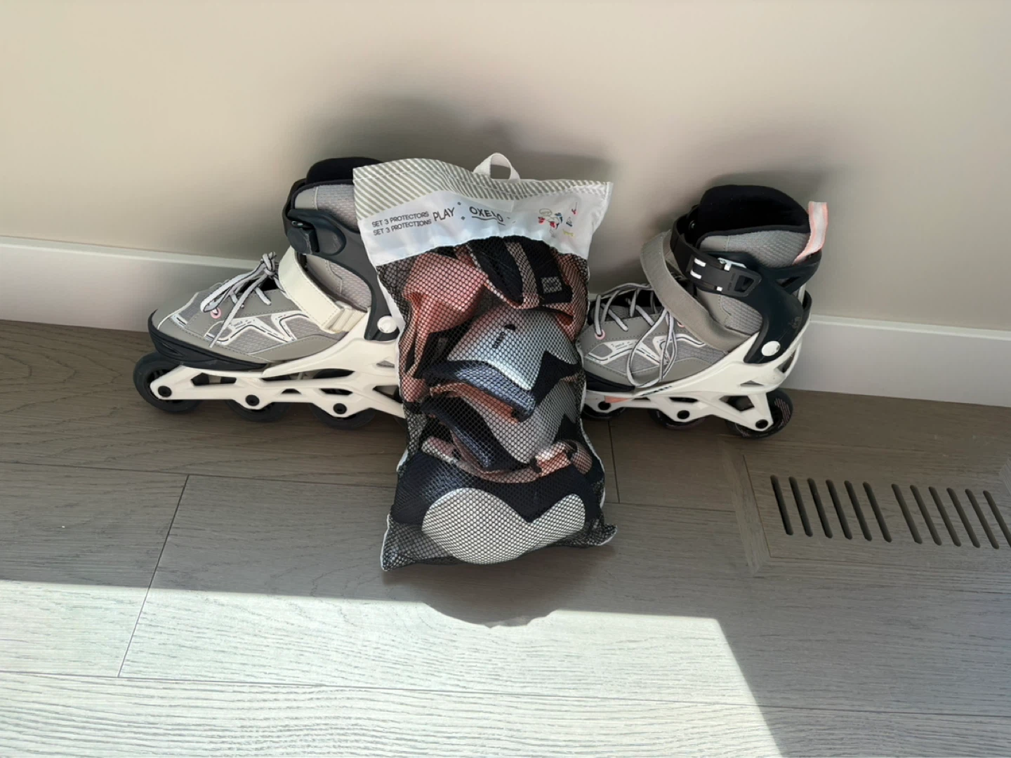 Oxelo Inline Skates with Protective Gear - photo 4