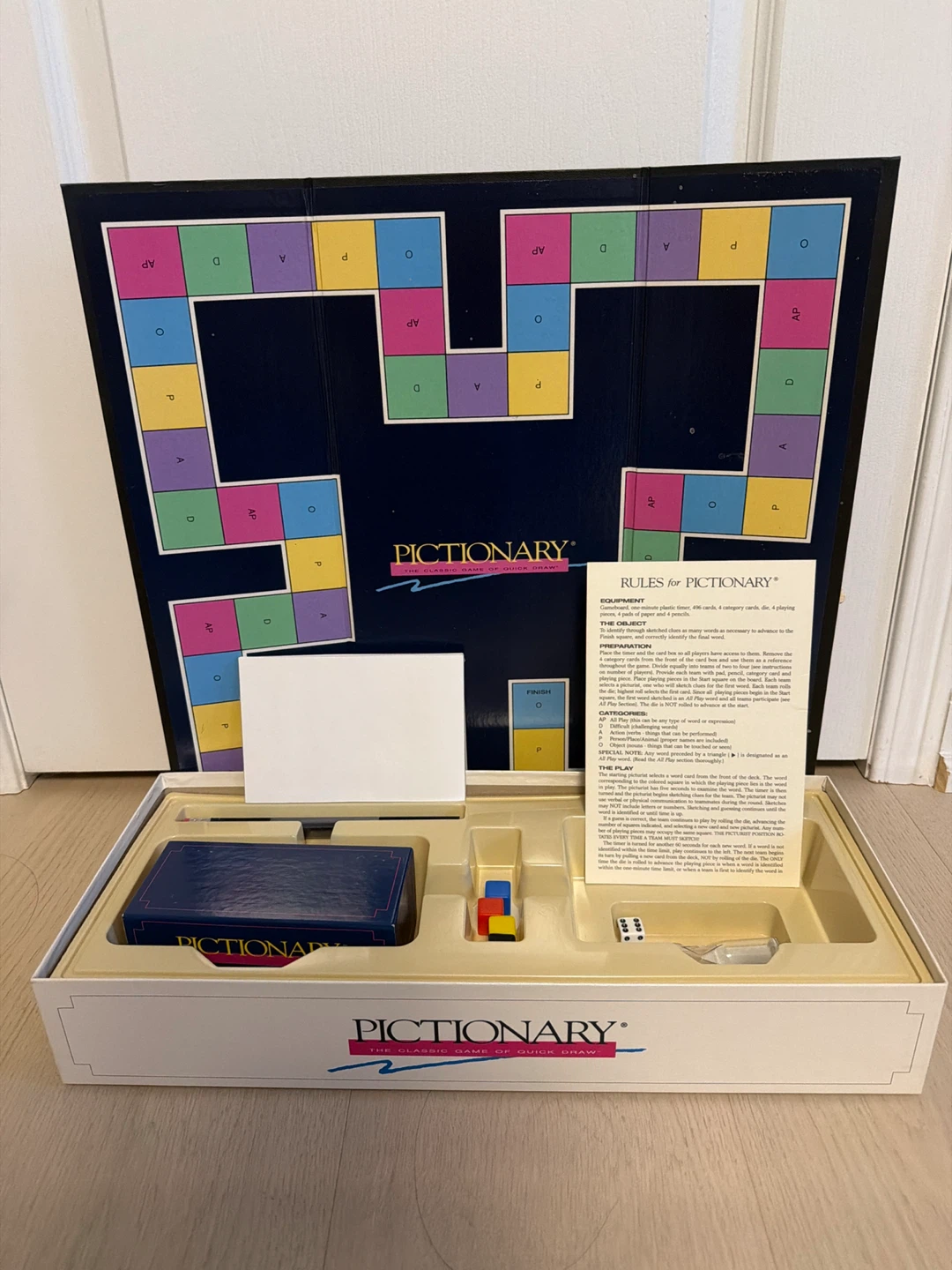 Pictionary Board Game - photo 2