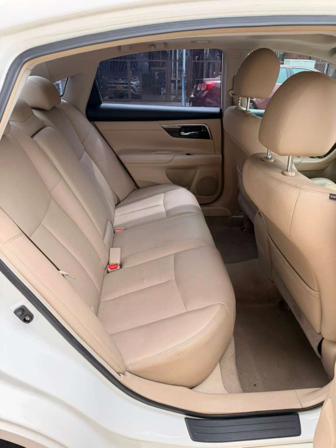 2014 White Nissan Altima Sedan - photo 4