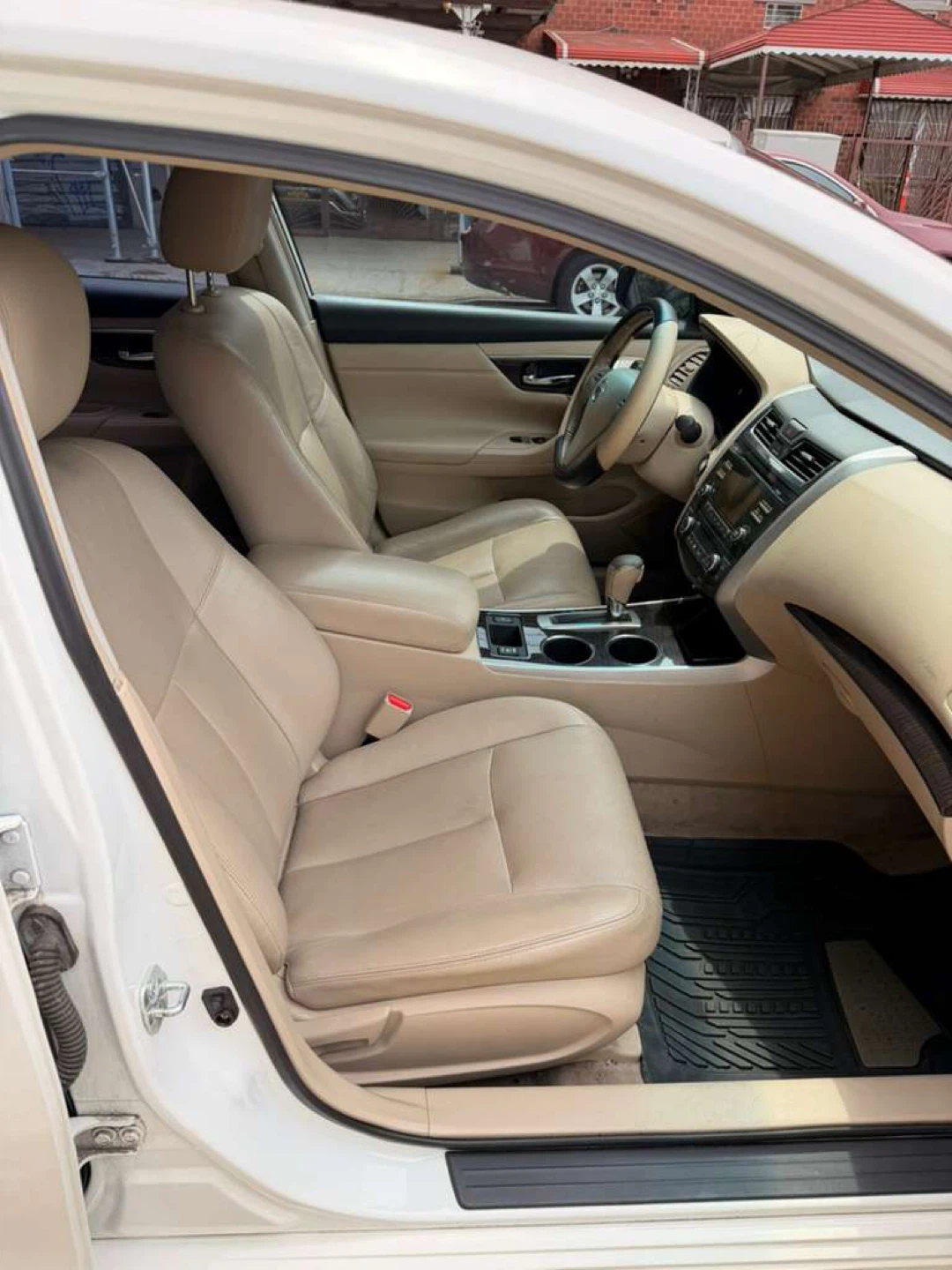 2014 White Nissan Altima Sedan - photo 2
