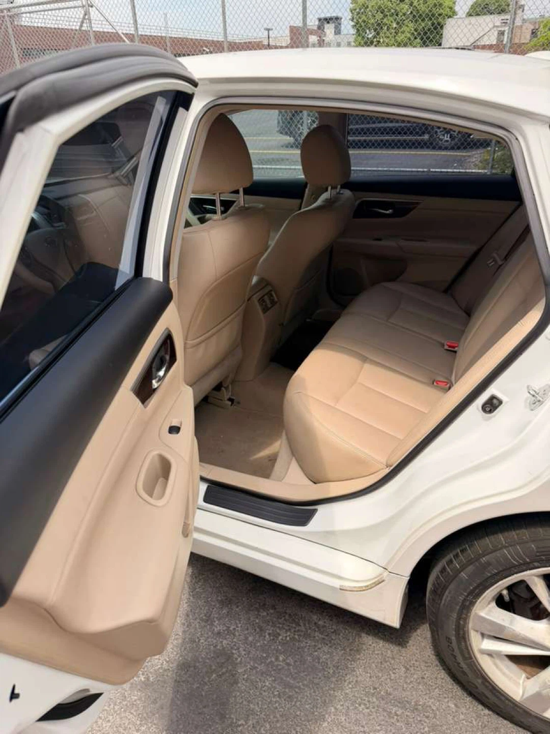 2014 White Nissan Altima Sedan - photo 3