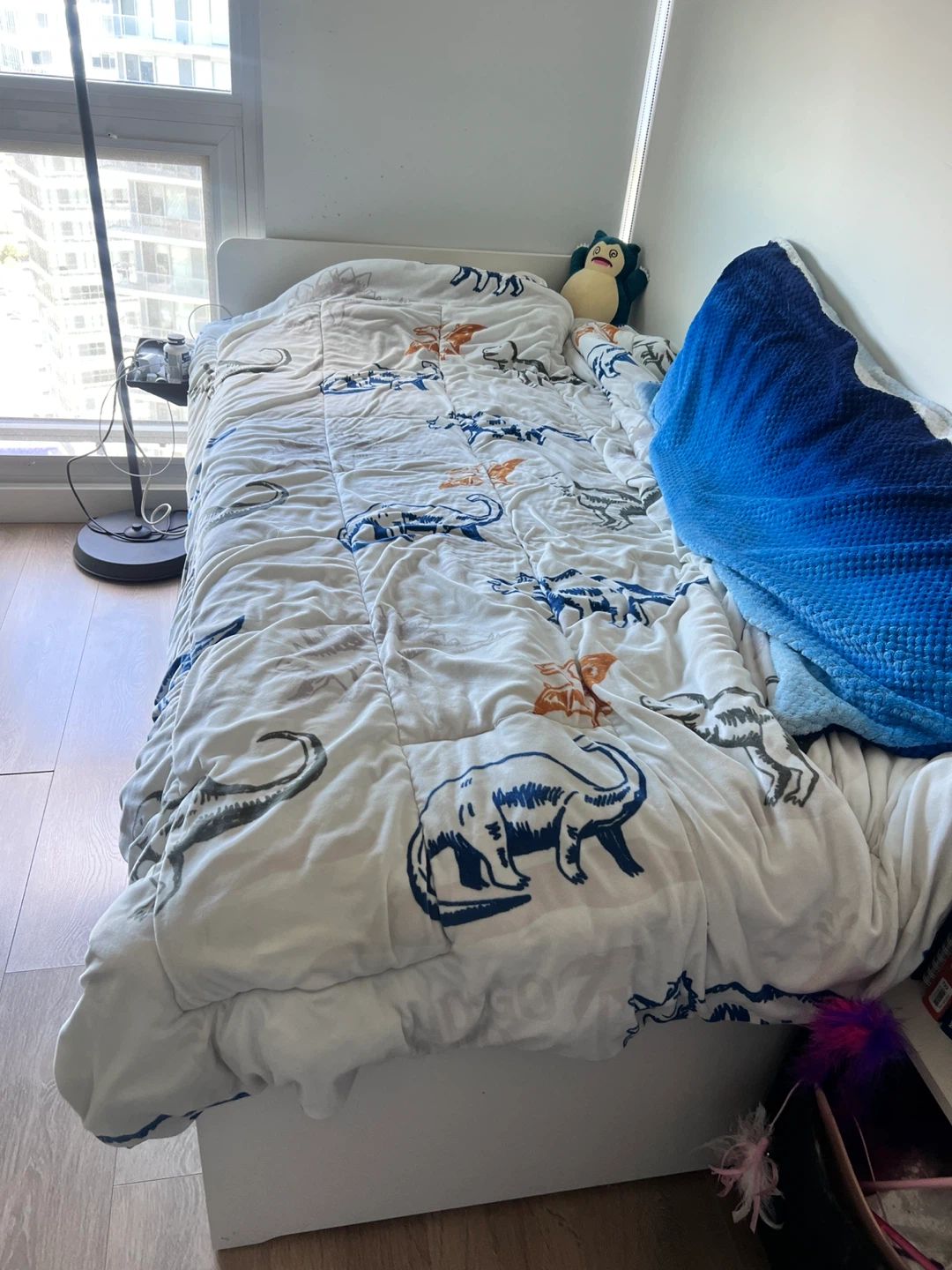 Single ikea bed - mattress INCLUDED - photo 2