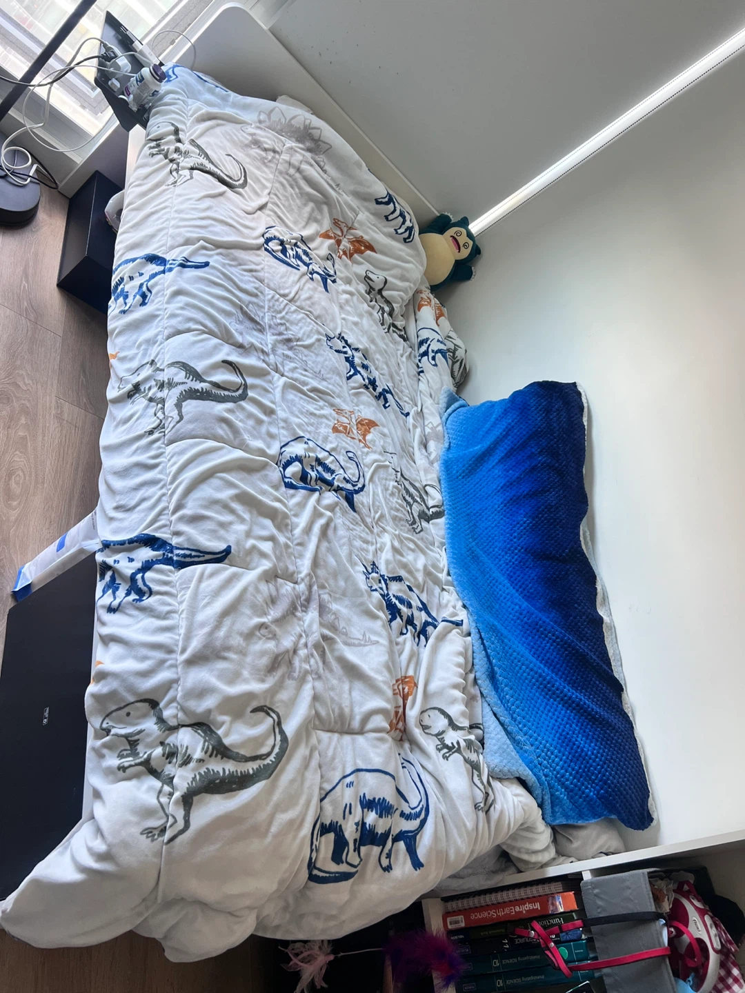 Single ikea bed - mattress INCLUDED - photo 3