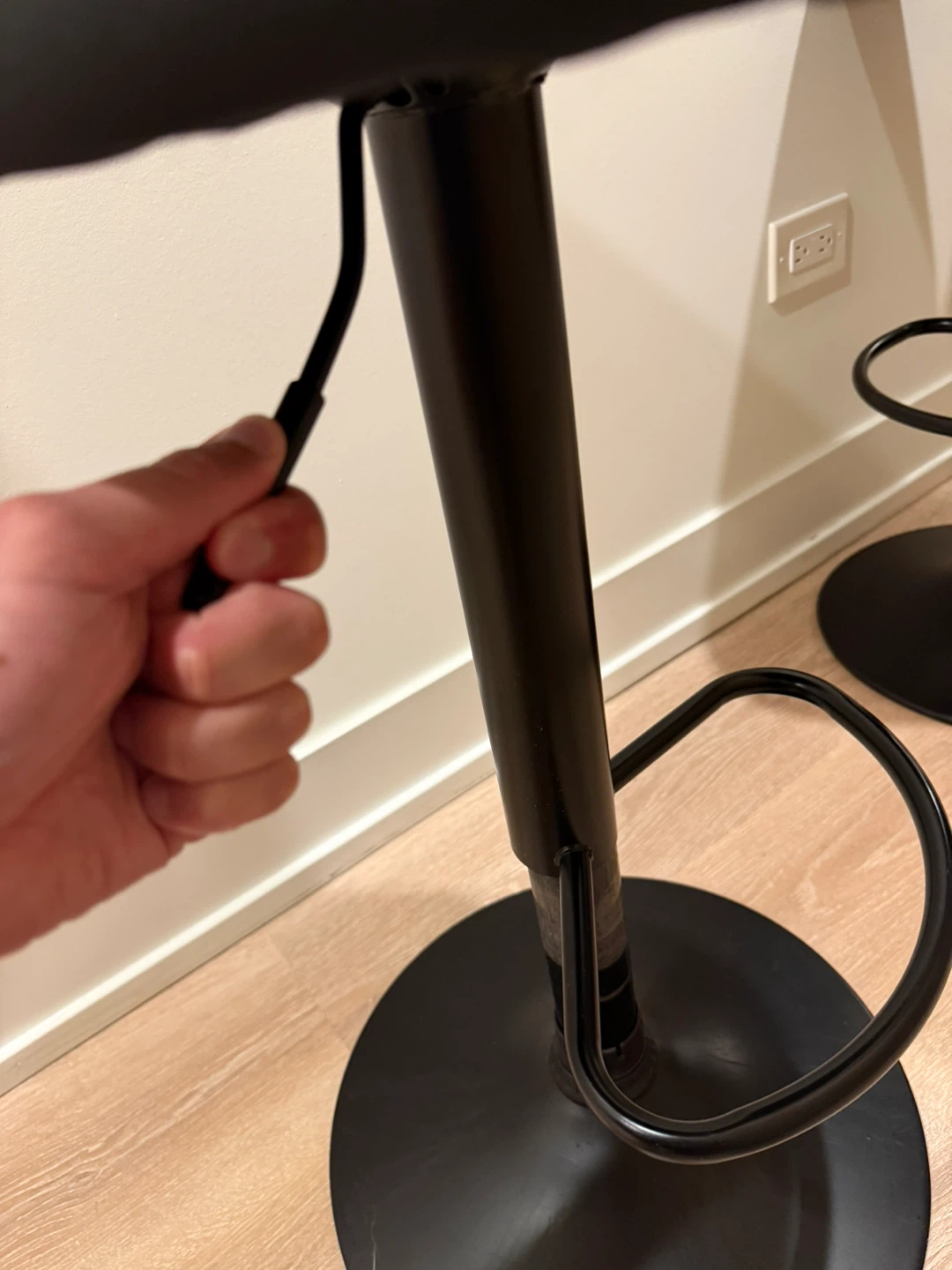 Set of 2 Height Adjustable Swivel Bar Stools - photo 3
