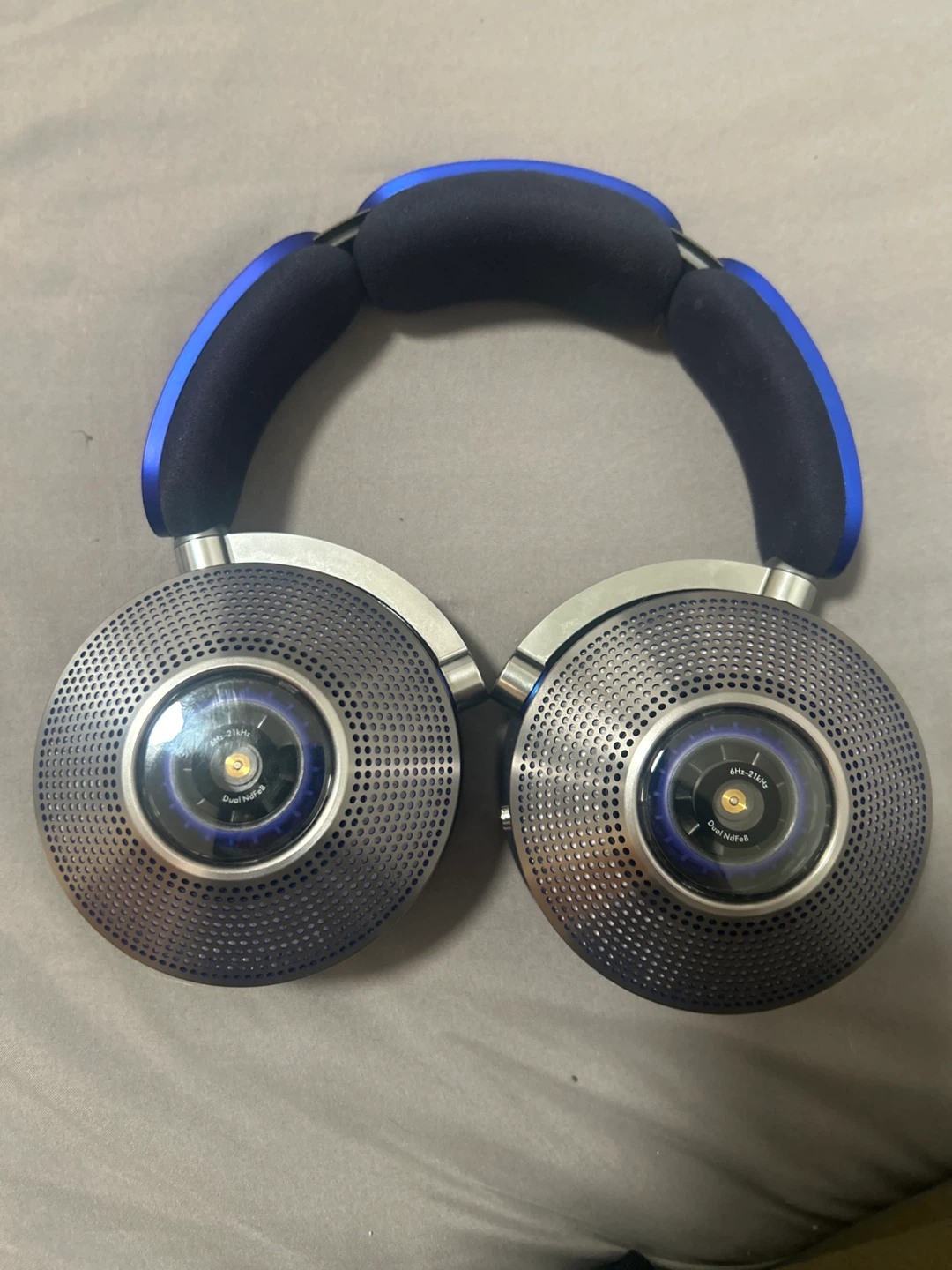 Dyson Zone™ Noise-Cancelling Headphones - photo 5