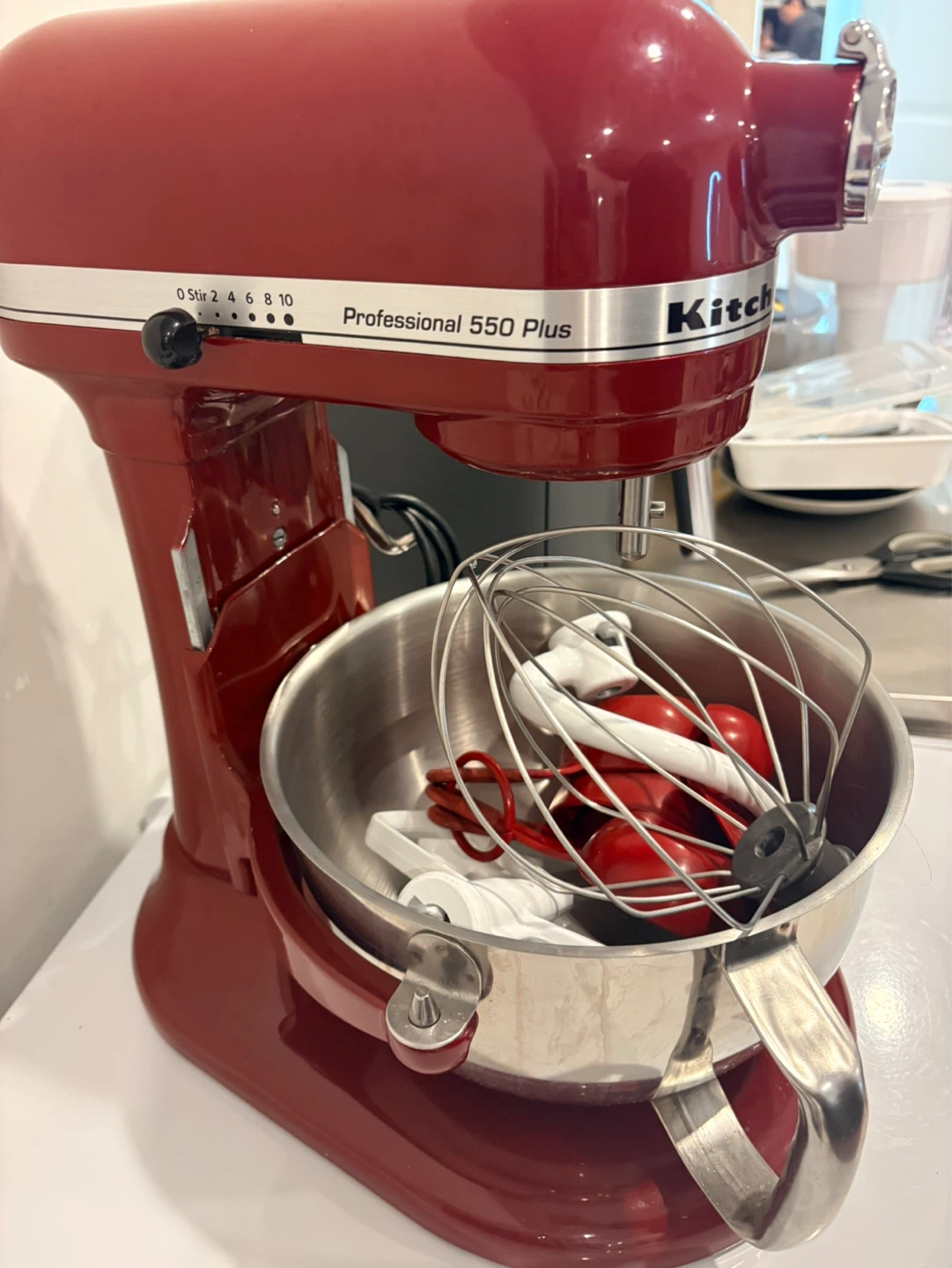 Almost NEW Professional 550 Plus KitchenAid Stand Mixer