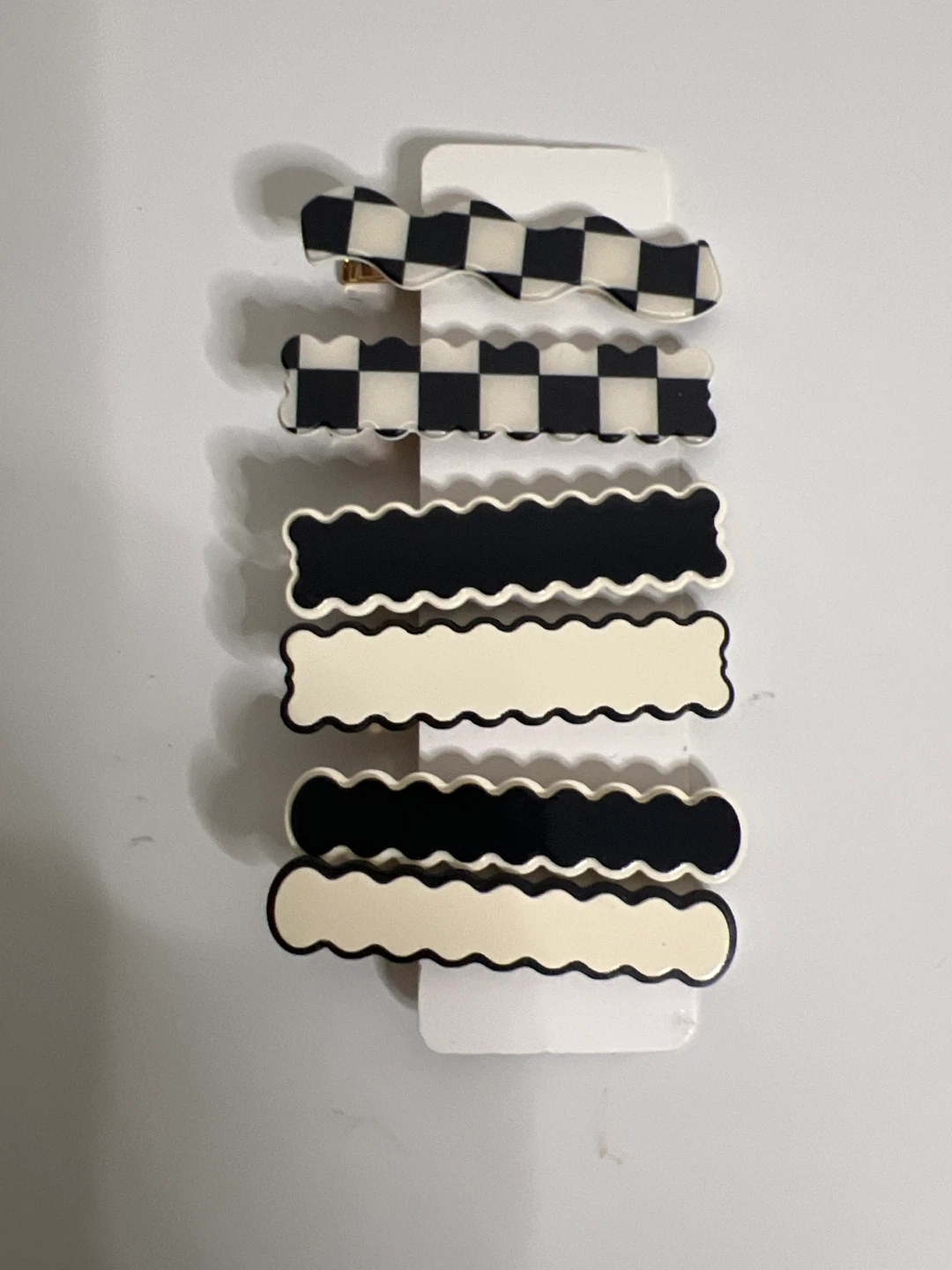 Checkerboard & Wavy Hair Clips Set - photo 2