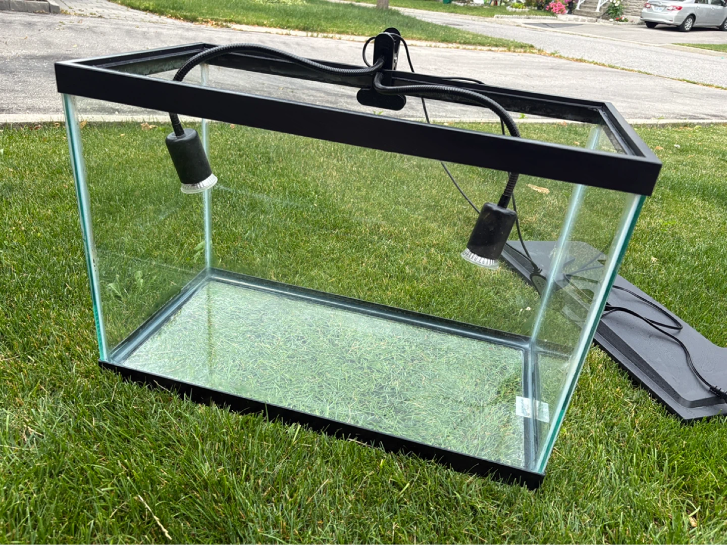 20 gallon tank with dual heat lamp and timer - photo 2
